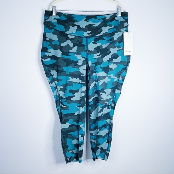Lululemon - Forest Camo Base Pace HR Tight 25” - Picture 1 of 5